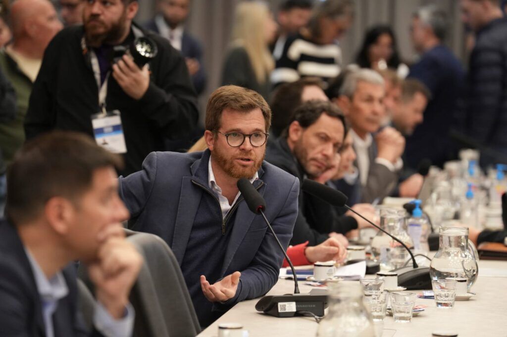 Presupuesto 2026: el debate arrancó con un pedido para que asista Caputo y reclamos por el acuerdo con EE UU sin pasar por el Congreso