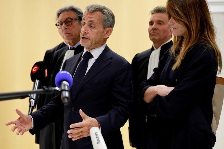 Esta injusticia es un escándalo; soy inocente, dice Sarkozy. Foto: Reuters