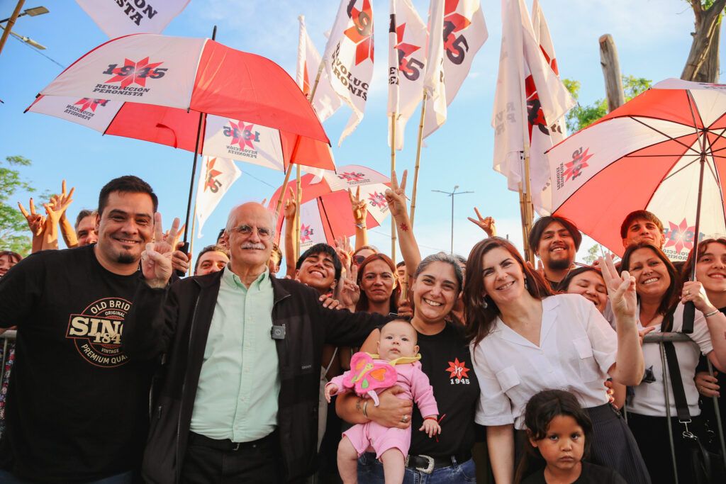 Banderazo de Taiana en Moreno: las voces de los ajustados de Milei protagonizan el final de la campaña