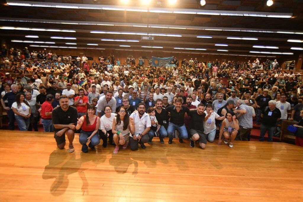"Vamos a construir una fuerza nacional para que nuestro pueblo tenga una alternativa y una esperanza” 4 "Vamos a construir una fuerza nacional para que nuestro pueblo tenga una alternativa y una esperanza”