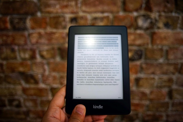 Este canal es especial para descargar libros para tu Kindle. Foto: Pexels.