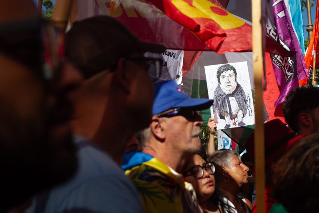 Venezuela en Buenos Aires: repudio ante la embajada yanqui y festejo en el Obelisco