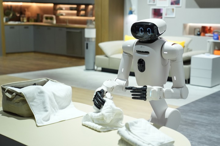 El robot LG CLOiD. (Foto: AP)