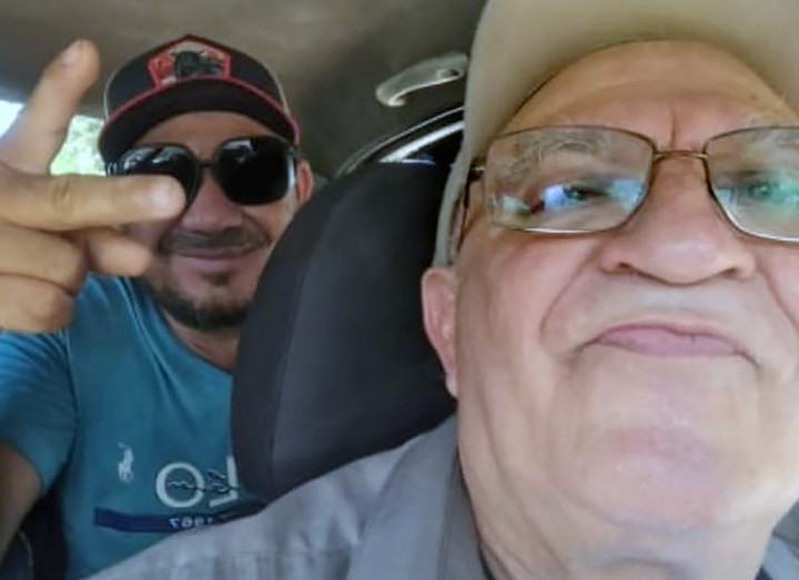 Yaacob Harary y  su socio y amigo venezolano Douglas Javier Ochoa anes de ser detenidos en Venezuela.