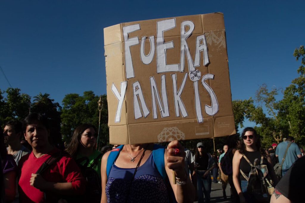 Venezuela en Buenos Aires: repudio ante la embajada yanqui y festejo en el Obelisco