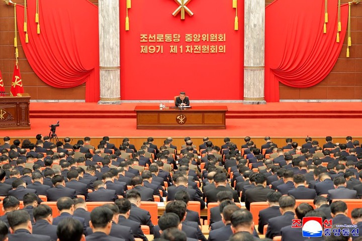 El congreso ofrece una rara visión del funcionamiento político de la aislada Corea del Norte. Foto KCNA / EFE