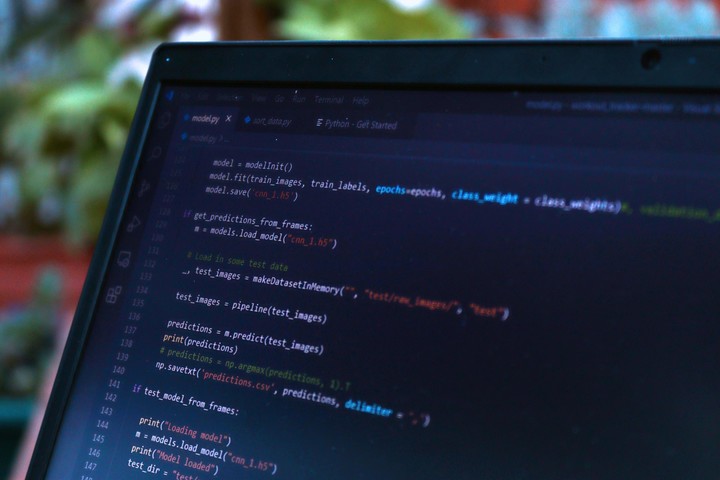 Los programadores son los puestos más populares del rubro IT, pero no los únicos. Foto Pexels