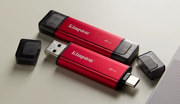 Kingston tiene una unidad de estado sólido (SSD) en formato pen drive con doble conector: para la PC y el celular.  Foto: Kingston