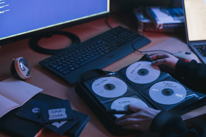 Muchos formatos quedan obsoletos porque ya no tenemos los medios para reproducirlos. Foto Pexels