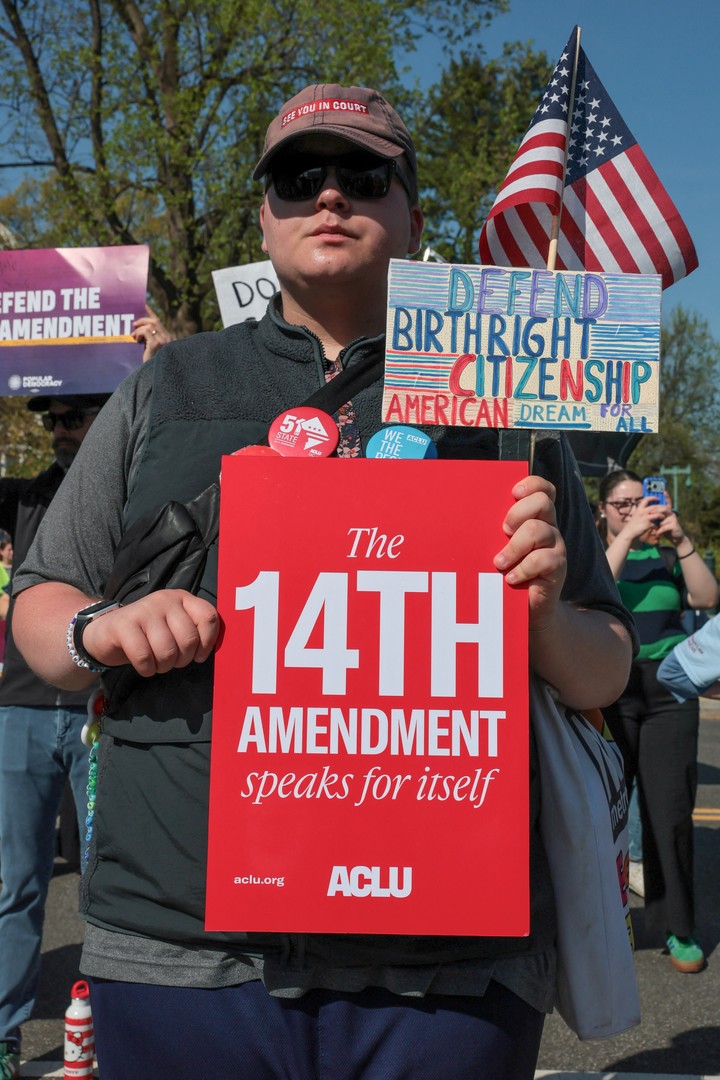 Un manifestante a favor de la 14° Enmienda de la Constitución. Foto: Reuters