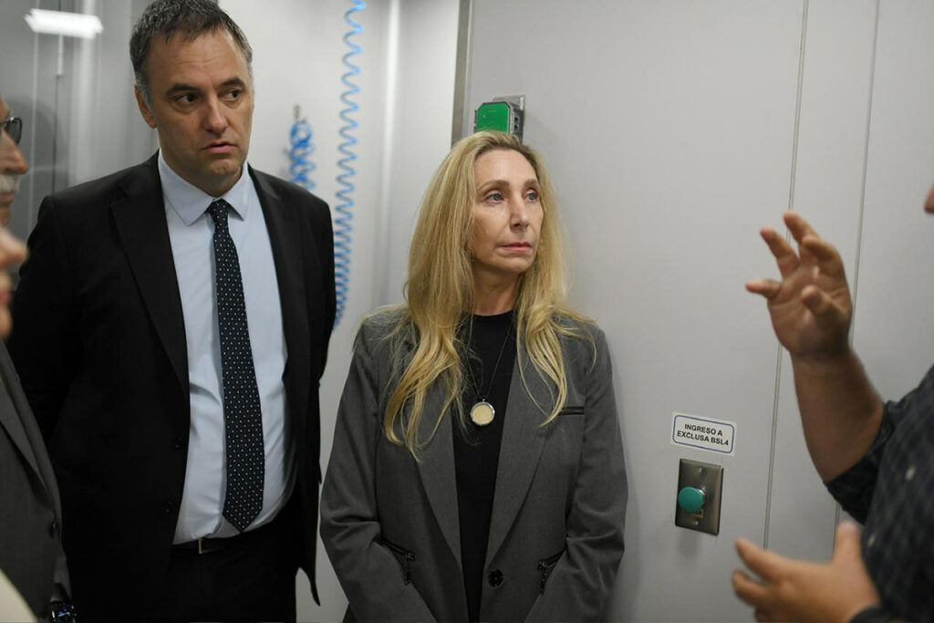 Karina Milei respaldó a Adorni en el Malbrán, en medio de las denuncias por enriquecimiento