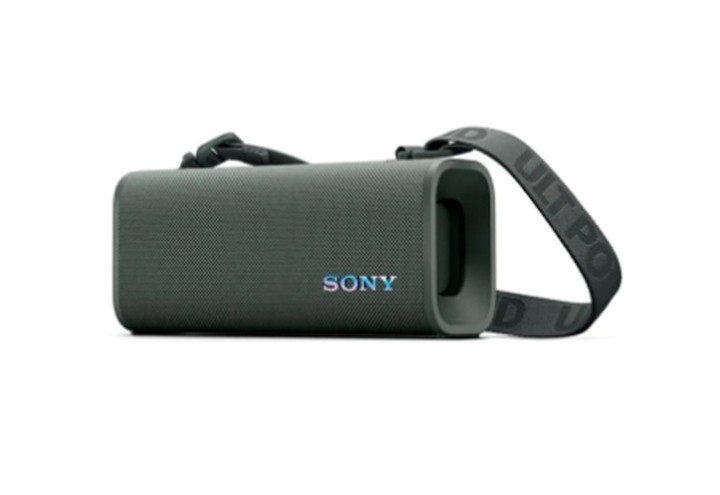 Resistente al agua y al polvo (IP67). Bluetooth 5.2. Con radiador pasivo lateral y ecualizador de siete bandas. $ 349.999.