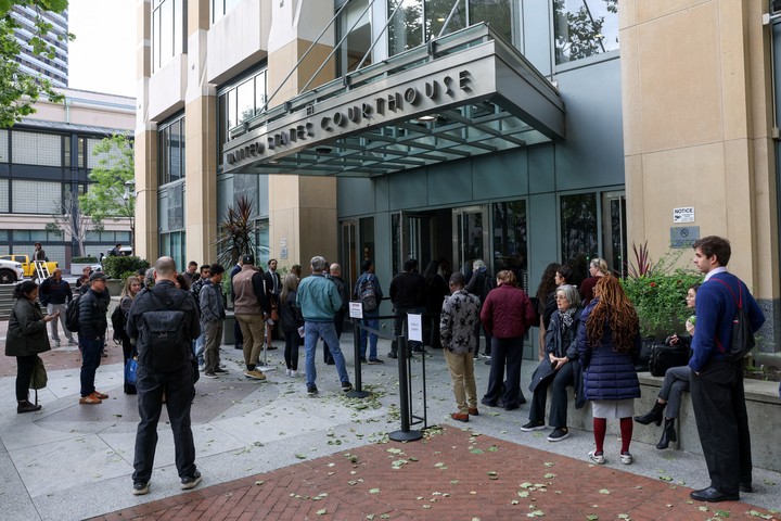 El proceso comenzó con la selección del jurado en un tribunal federal de Oakland, California. (Foto: Reuters)
