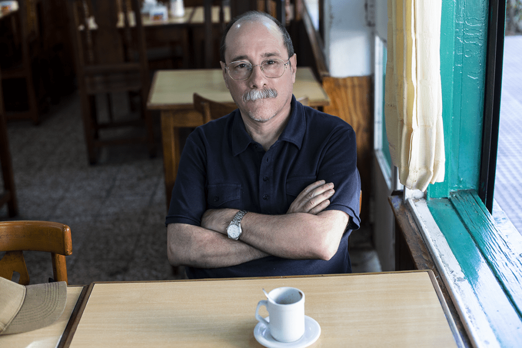 Juan Alonso presenta su libro sobre el caso $Libra: “Hay testimonios sobre aprietes realizados por agentes de EE UU” 2 Juan Alonso presenta su libro sobre el caso $Libra: “Hay testimonios sobre aprietes realizados por agentes de EE UU”