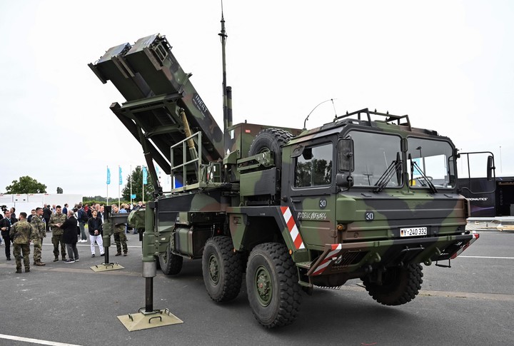 Sistema de defensa aérea de largo alcance Patriot, en una exhibición.  Foto AFP