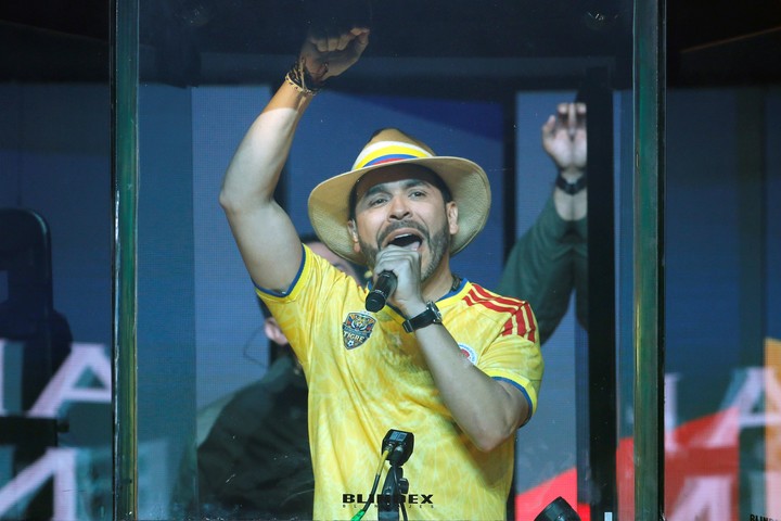 Abelardo de la Espriella, en su discurso de cierre de campaña el domingo pasado en Medellín, Colombia. Foto: EFE  