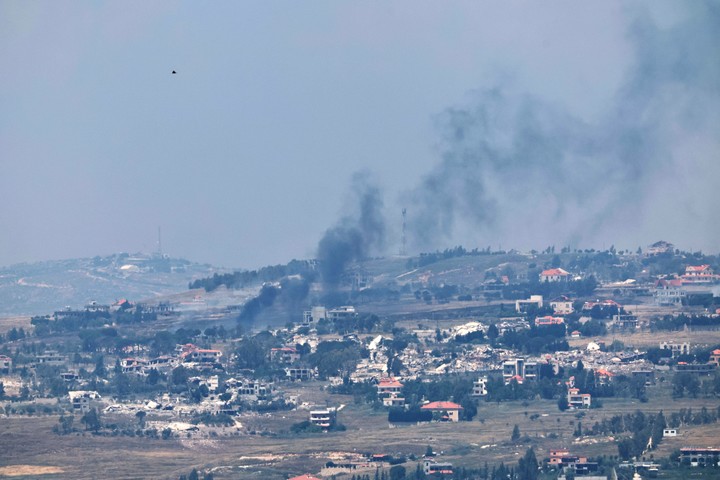 Israel bombardea el sur del Líbano y evacúa pueblos. Foto: EFE