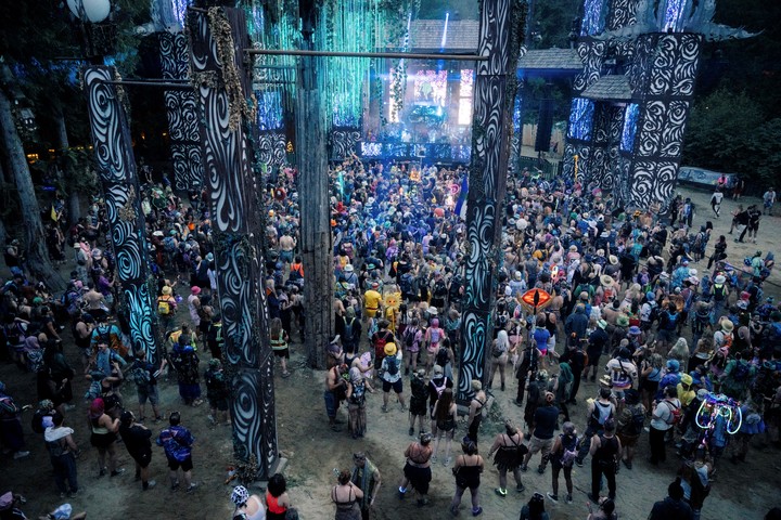 Las actuaciones musicales se repartieron entre varios escenarios y se prolongaron toda la noche. Foto de Alana Paterson para The New York TImes.