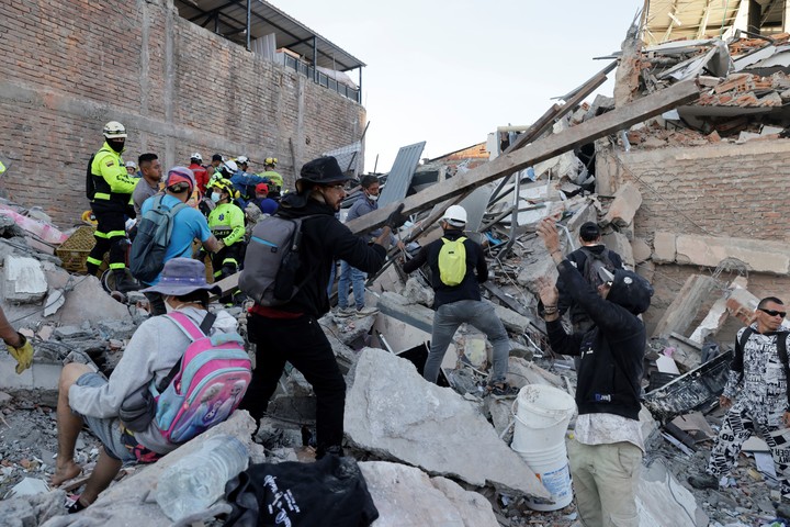 Edificios y casas afectadas en Pereira. Foto: EFE