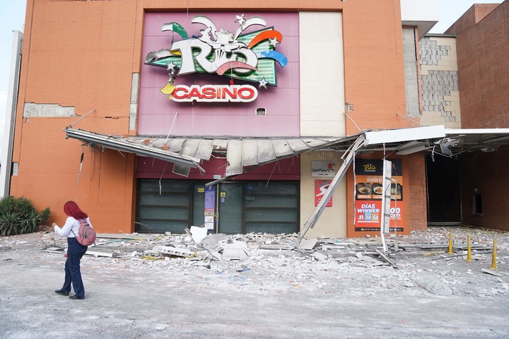 Los destrozos del terremoto en la zona rosa de Pereira. Foto: Juano Tesone/Enviado especial 