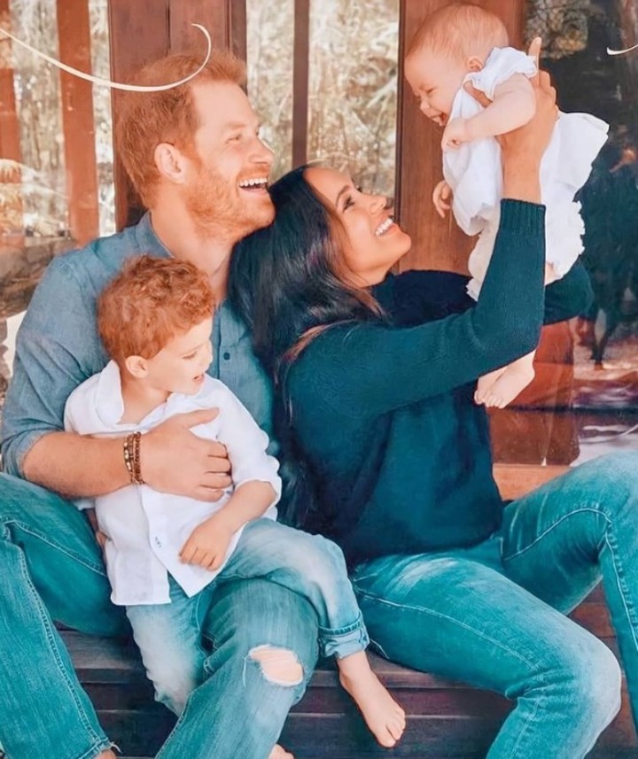 Meghan, Harry, Archie y Lilibet. Foto: Instagram/Alexi Lubomirski