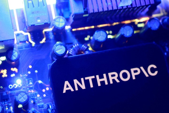 Anthropic quedó bajo la lupa por una explosiva renuncia a pocos días de salir a los mercados. (Foto: Reuters)