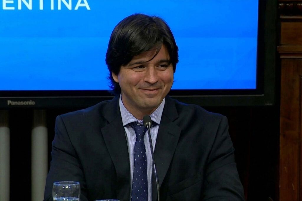 Un fiscal busca reactivar las causas contra Macri, Caputo y Sturzenegger