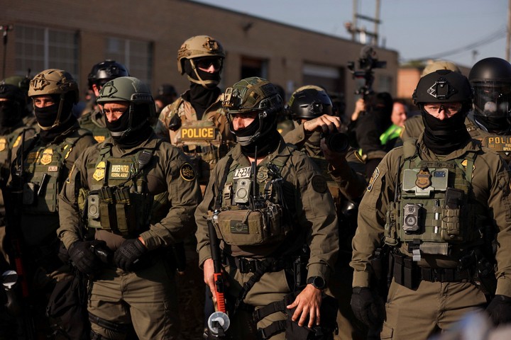 Agentes de ICE, en Chicago. Foto: Reuters