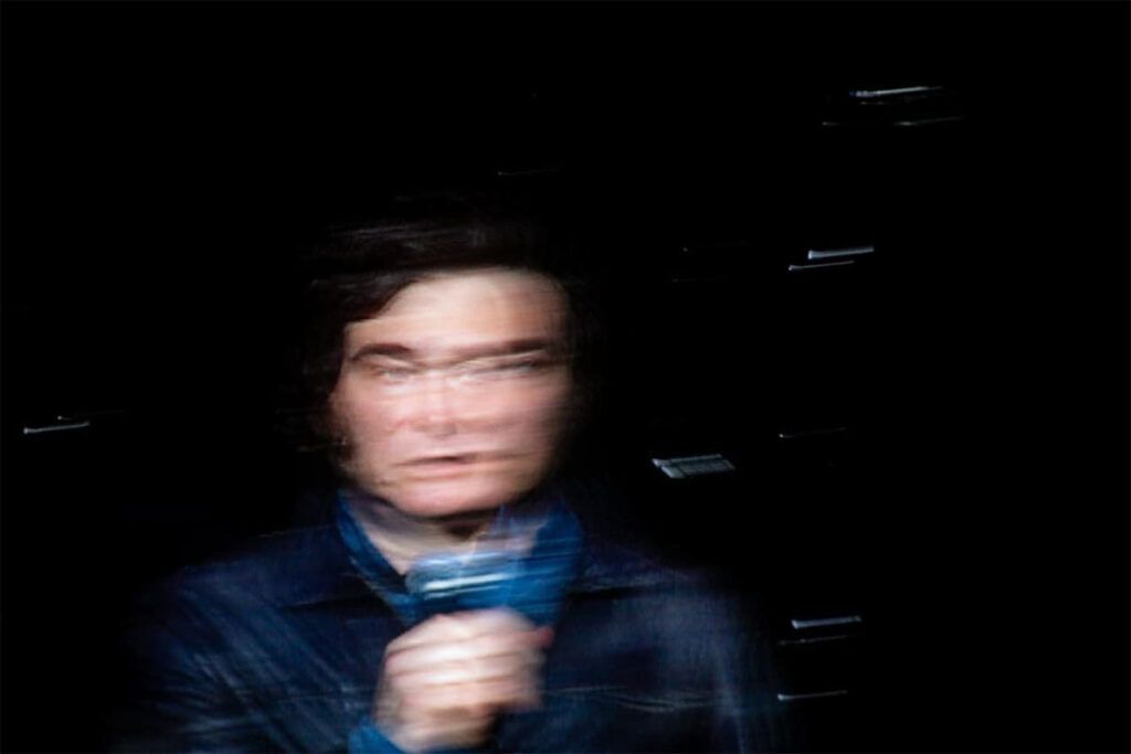 Durmiendo con el enemigo: crónica del bizarro affaire Olivos