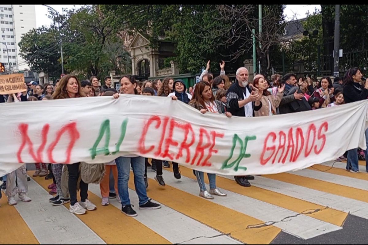 Jorge Macri comenzó el cierre de grados en una escuela porteña con matrícula alta