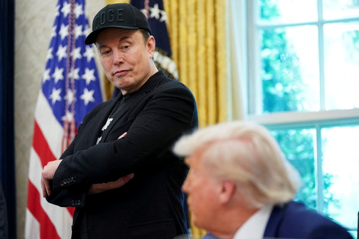 Donald Trump y Elon Musk en una conferencia de prensa en el Salón Oval de la Casa Blanca cuando el tecnoempresario era funcionario en 2025. Reuters