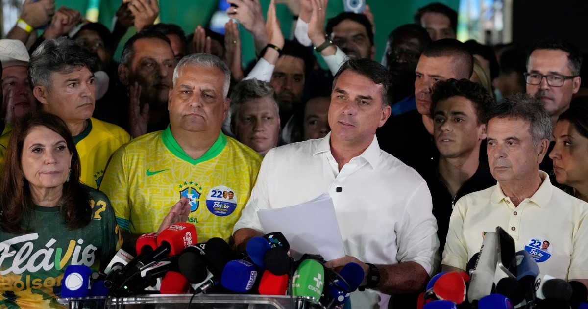 Flavio Bolsonaro amplia la lista de los que huyeron de